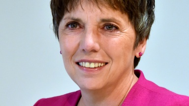 Martin Luther habe immer erklärt, die Kirche müsse sich verändern. "Und sie hat sich verändert", betonte die frühere hannoversche Landesbischöfin Margot Käßmann. 